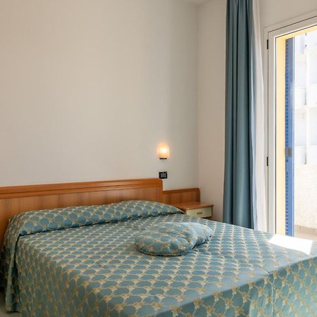 Hotel Thea Bellaria-Igea Marina Exteriör bild