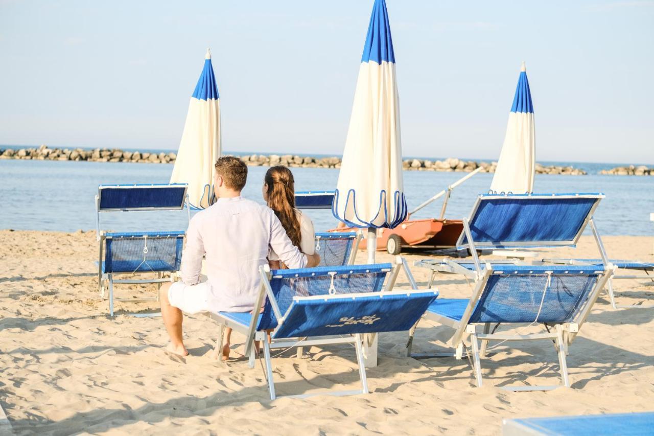 Hotel Thea Bellaria-Igea Marina Exteriör bild