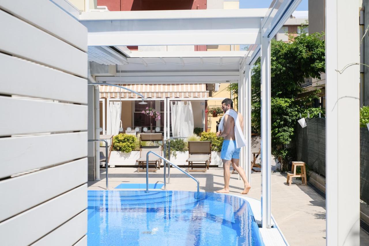 Hotel Thea Bellaria-Igea Marina Exteriör bild