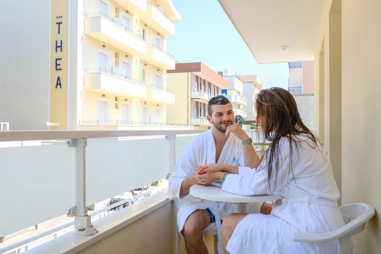 Hotel Thea Bellaria-Igea Marina Exteriör bild