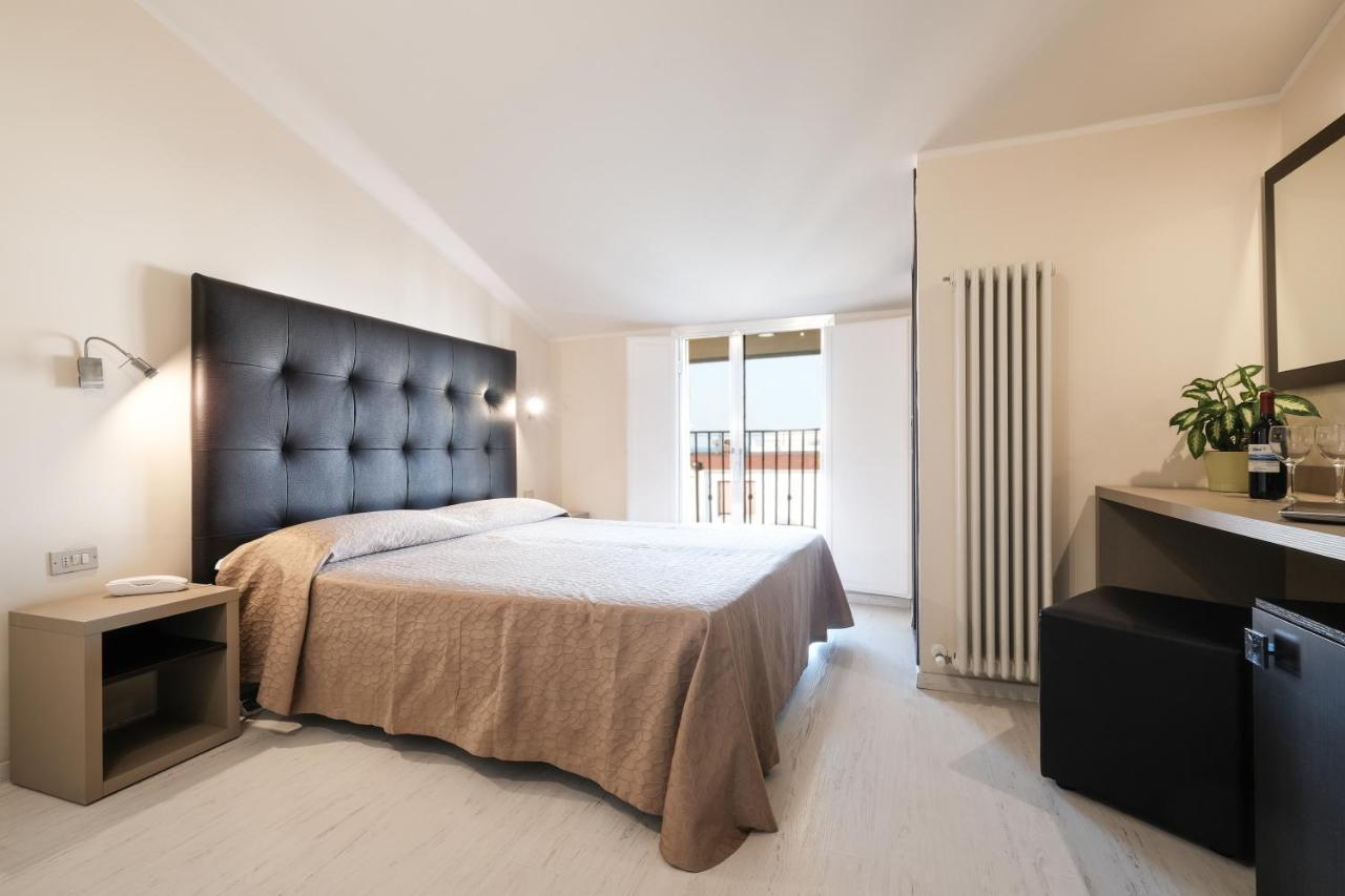 Hotel Thea Bellaria-Igea Marina Exteriör bild