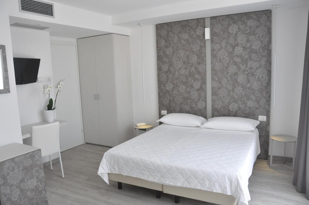 Hotel Thea Bellaria-Igea Marina Exteriör bild